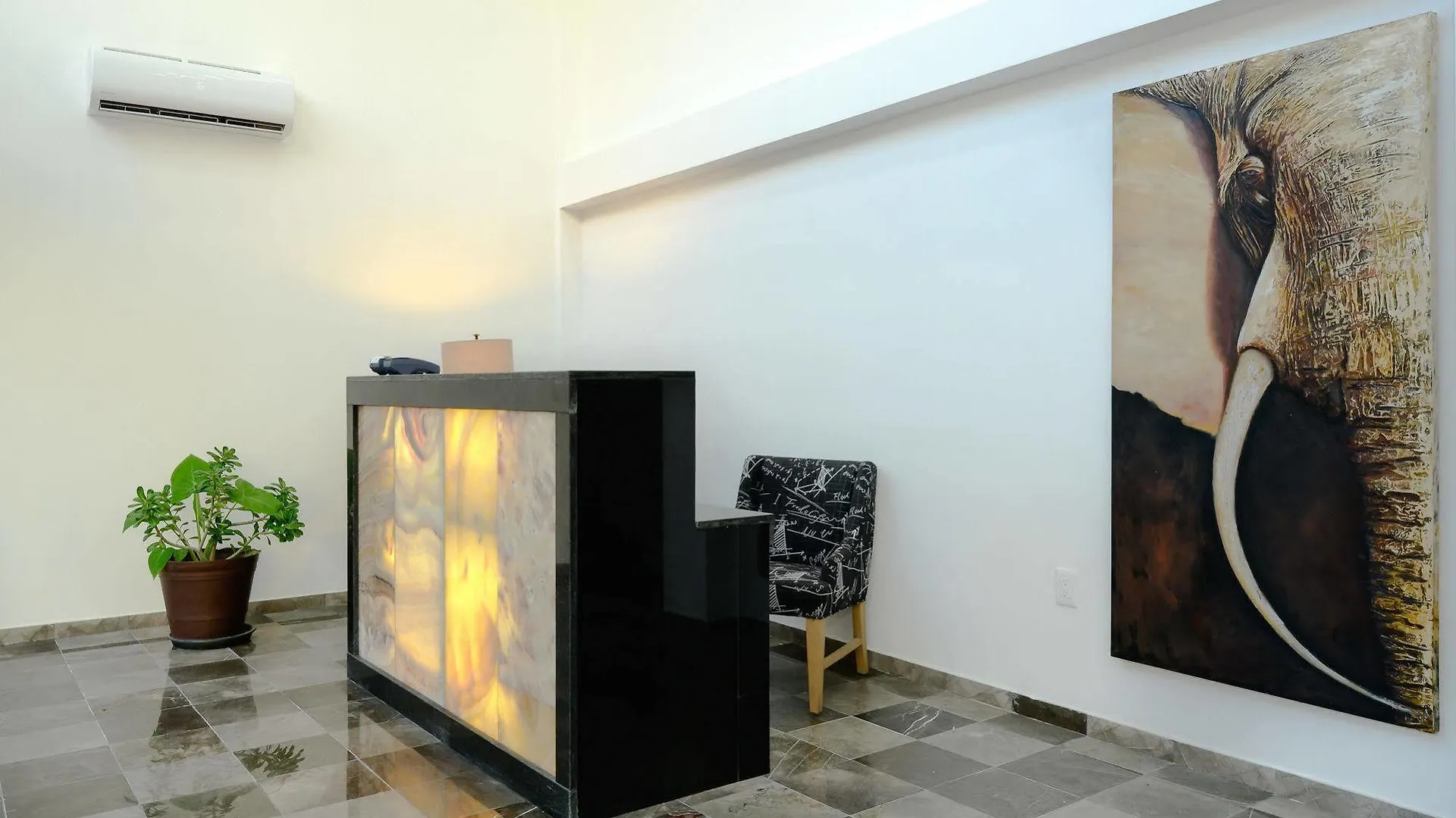 Coral Beach Condo Playa del Carmen Messico